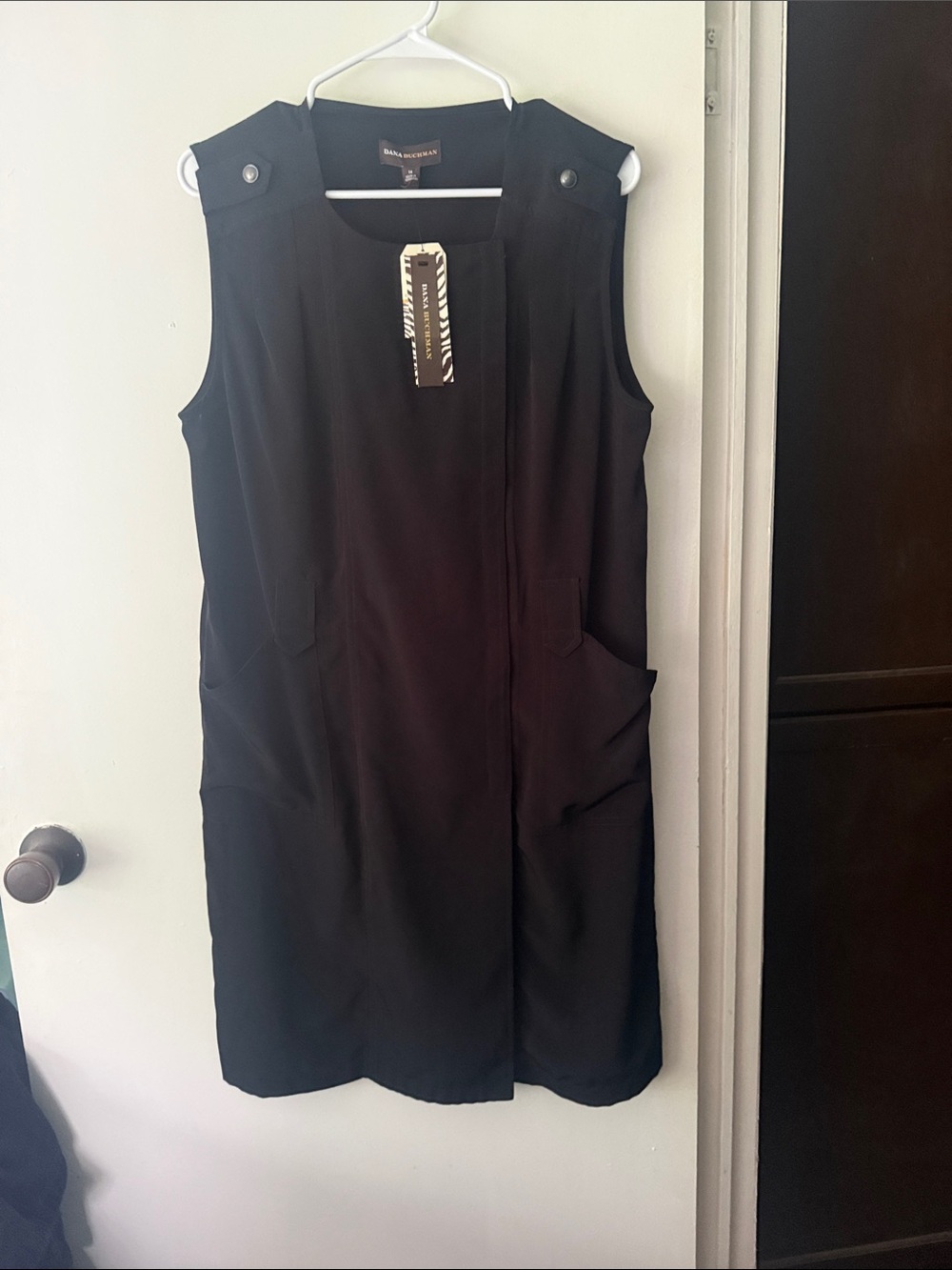 Classic Black Sleeveless Shift Dress